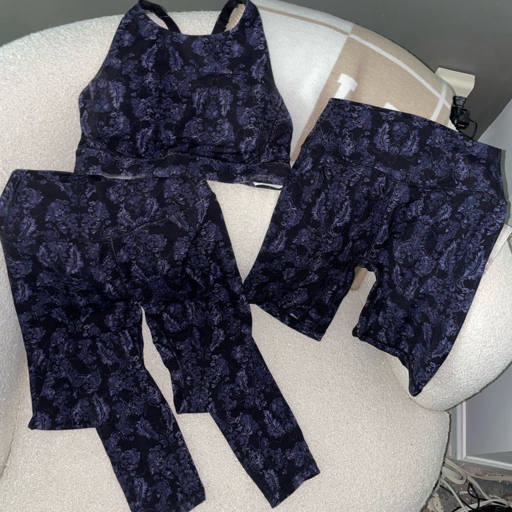 Stori Paisley Black Purple Workout Set Sports Bra‎ Shorts Leggings